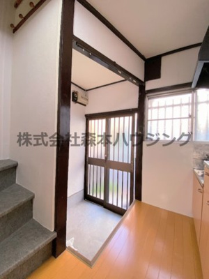 【内装】 | 　大東市西楠の里町5テラス | 内装は落ち着いています