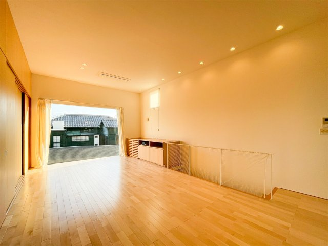 北野町戸建の居間・リビング