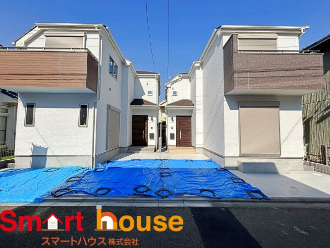 相模原市南区相南3丁目　A号棟の外観|外壁が周囲の街並みと青空に生えるお洒落な仕上がり！周囲には高い建物のないエリア。青い空が大きく感じますね。