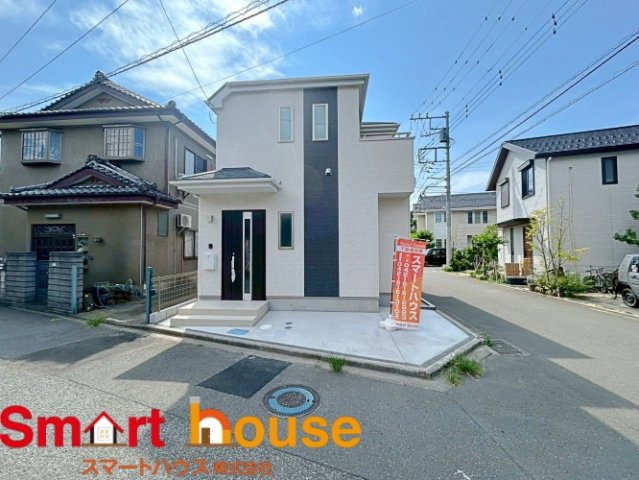 相模原市南区御園　新築1棟の外観|外壁が周囲の街並みと青空に生えるお洒落な仕上がり！周囲には高い建物のないエリア。青い空が大きく感じますね。