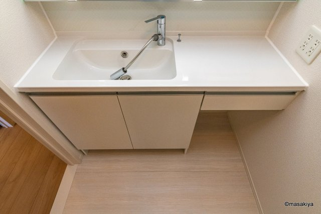 メゾン・ド・クーネルの洗面所