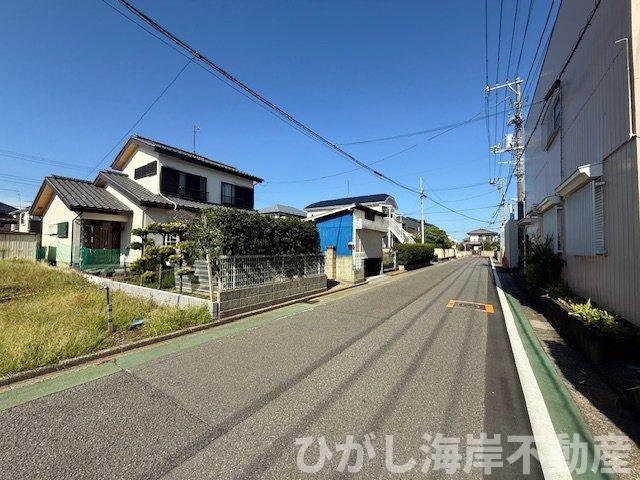 平塚市中原3丁目　売地　全2区画の前面道路含む現地写真|現地外観