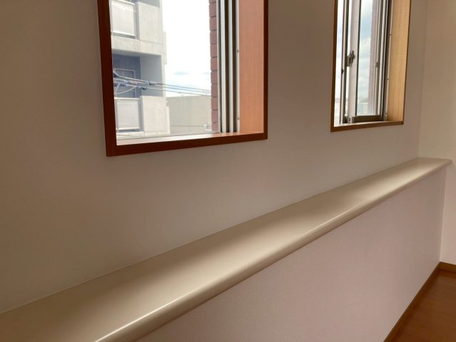 【居間・リビング】 | フェイム三鷹フォレストコート | 窓台、飾り棚としても