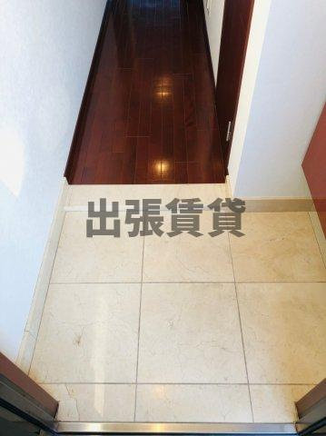 仲介手数料0！！ラドーニ清水の玄関