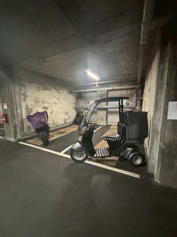 グランドハイツ甲陽園の駐車場|バイク置き場