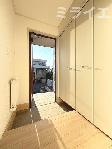 【新築戸建】札幌市南区澄川5条12丁目2棟の玄関