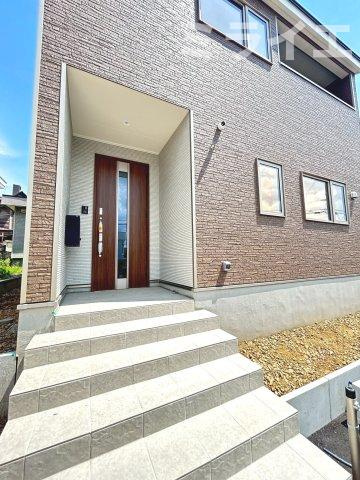 【新築戸建】札幌市南区澄川5条12丁目2棟の玄関