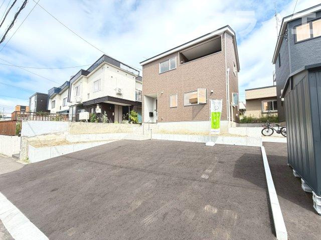 【新築戸建】札幌市南区澄川5条12丁目2棟の駐車場|駐車2～3台可　