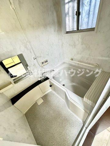 大阪市福島区大開３丁目のテラスの浴室