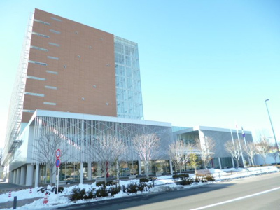 町田市役所 徒歩7分。役所 500m