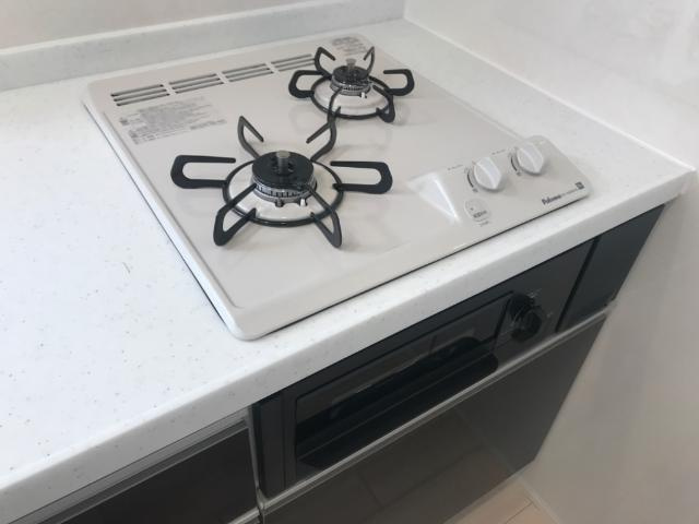 ＣｏｎｆｏｒｔｉｎｏⅢ（コンフォルティーノスリー）のキッチン|キッチン