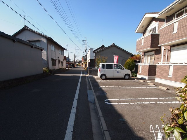 カルムメゾンの駐車場
