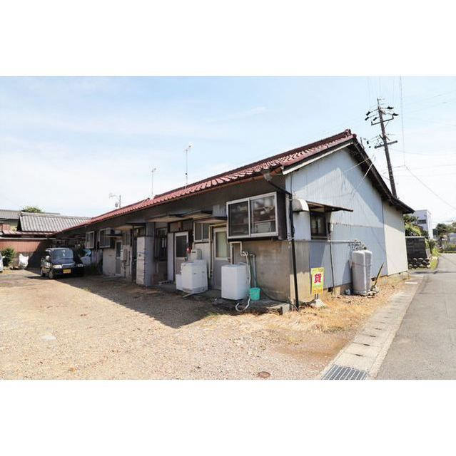 茜部菱野３丁目貸家の外観