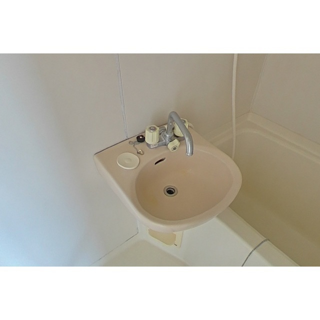 岐阜市今嶺３丁目のアパートの洗面所