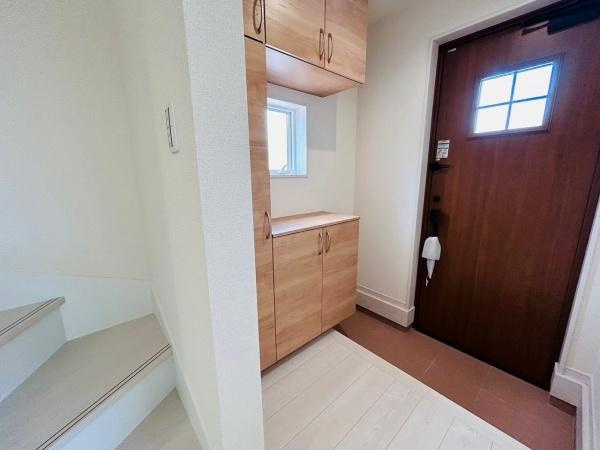 【玄関】 | 写真は同社施工例です。