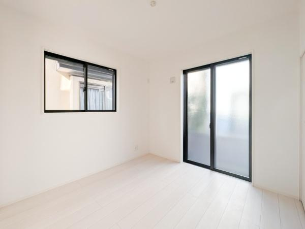 横浜市青葉区桂台２丁目の新築一戸建のバルコニー|広さも十分のバルコニー！！
陽当り・通風良好で洗濯物も良く乾きます。
風が心地よいです！