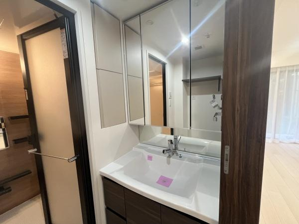 ラ・アトレレジデンス新百合ヶ丘の独立洗面台|スッキリとした独立洗面台です♪