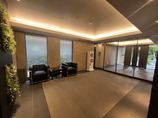 【エントランス】 | ラ・アトレレジデンス新百合ヶ丘