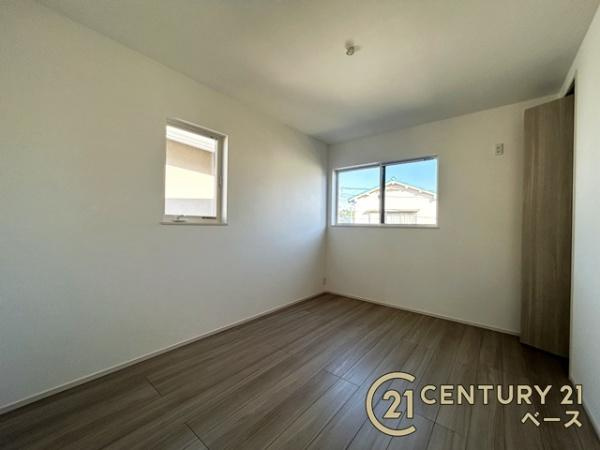 生駒市俵口町 ２号棟 ／新築一戸建の洋室|明るい雰囲気の洋室です！
