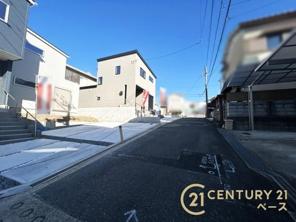 生駒市俵口町 ２号棟 ／新築一戸建の前面道路含む現地写真|落ち着いた雰囲気の閑静な住宅地内です！