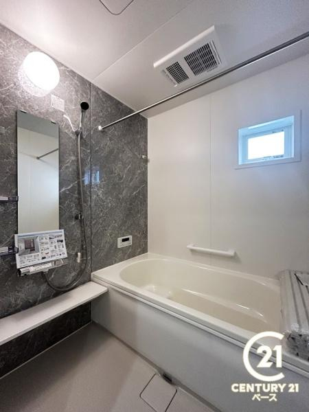 生駒市俵口町 ２号棟 ／新築一戸建の浴室|ゆったりしたサイズの浴室！足を伸ばしての入浴は疲れも癒してくれます！