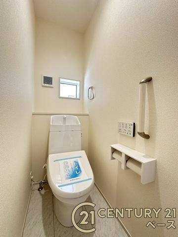 磯城郡田原本町八尾 ／新築一戸建のトイレ|■現地撮影写真■１・２階ともに清潔感ある綺麗なお手洗を完備！