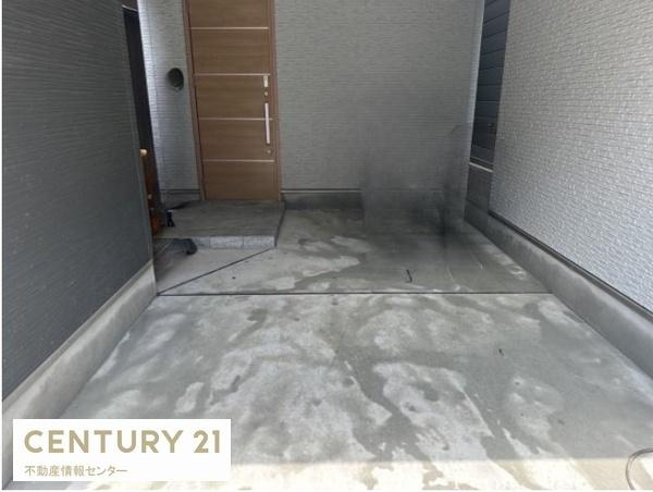 【駐車場】 | 平尾５丁目中古戸建 | 車1台駐車可能(制限有)