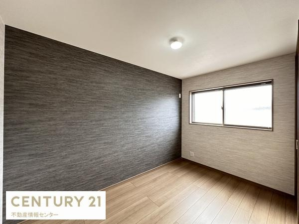 【その他】 | 三津屋北２丁目　建築条件付宅地　 | ※モデルハウスのお写真です。
建築参考プラン（間取り図面参照）
　延床面積：８１.７８平米
　間取り：３ＬＤＫ
　価格：２０８０万円
