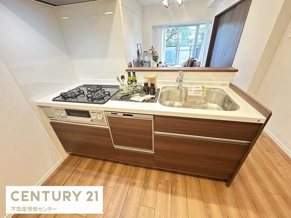 【キッチン】 | シティハイツこの花 | 食洗器、浄水器付きのキッチン！
カウンターキッチンでリビングを見渡せます！