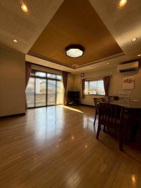 橋本市胡麻生　中古戸建の居間・リビング