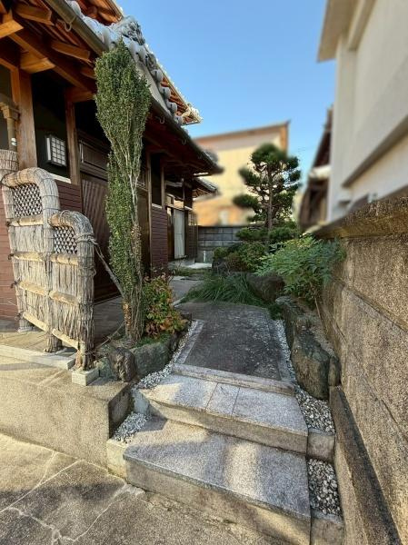 橋本市胡麻生　中古戸建の玄関