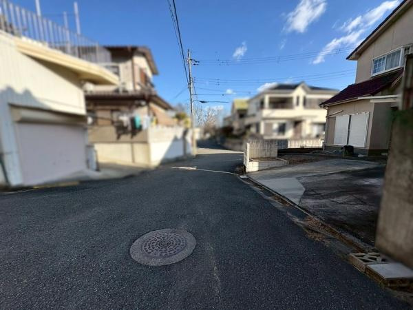 和歌山市岩橋　中古戸建の前面道路含む現地写真