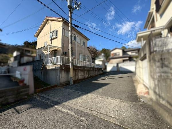 和歌山市岩橋　中古戸建の前面道路含む現地写真