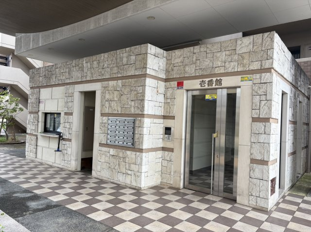 ベルヴィ南草津壱番館　天然木フルリノベーション