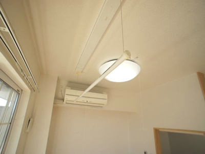 【設備】 | アスカＤ | 室内物干しがあります。