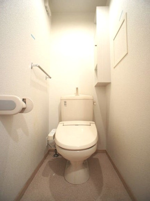 【トイレ】 | アスカＤ | 温水洗浄暖房便座機能付きです♪