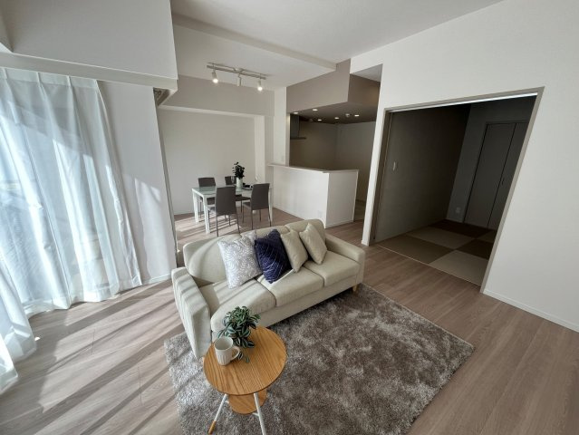 アイムふじみ野東弐番館の居間・リビング