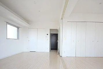 ドゥーエ谷町の居間・リビング