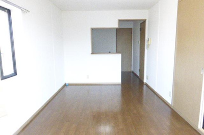 【居間・リビング】 | ファミールＡ・Ｂ棟 | リビング