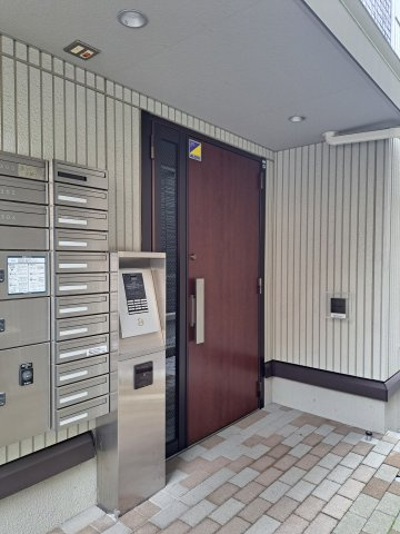 【エントランス】 | 陽光海神 | オートロック付きエントランスです