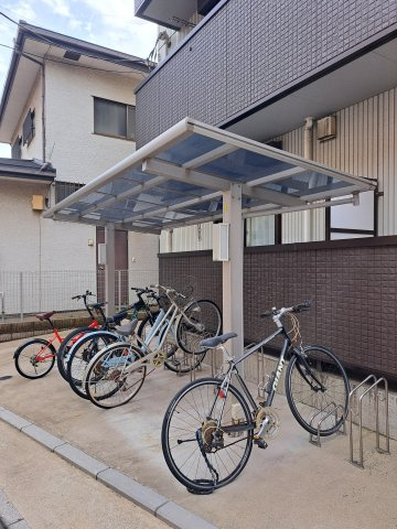 【その他共用部分】 | 陽光海神 | 自転車置き場です