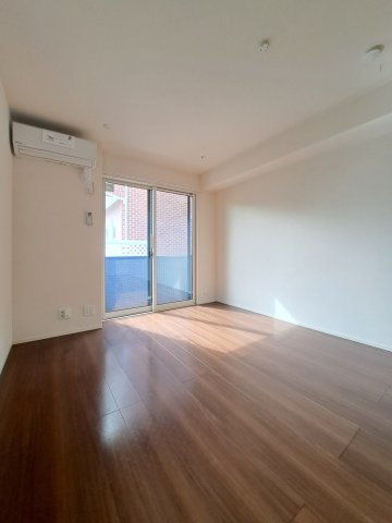 【居間・リビング】 | 陽光海神 | きれいな内装のリビングですこちらの居間で趣味の時間をお楽しみください