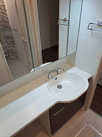 【洗面所】 | 陽光海神 | 生活に欠かせない独立洗面台です