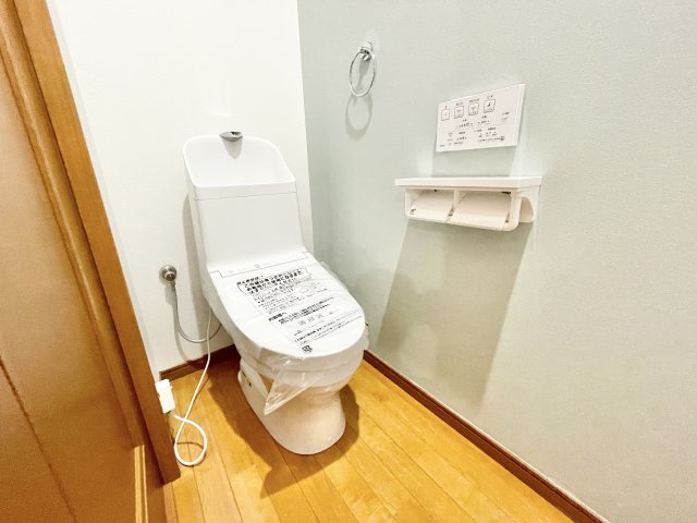 枚方市宮之阪4丁目　中古一戸建てのトイレ|落ち着いた色調のトイレです