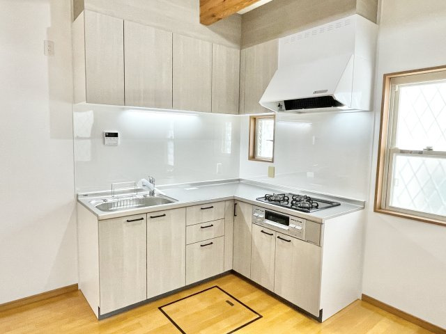 枚方市宮之阪4丁目　中古一戸建てのキッチン|コンパクトなキッチンで掃除もラクラク