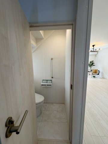 うるま市与那城82　3区画A号棟　新築戸建ての玄関|イメージ写真です。