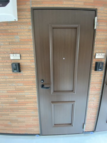 ベイルーム横浜生麦の玄関