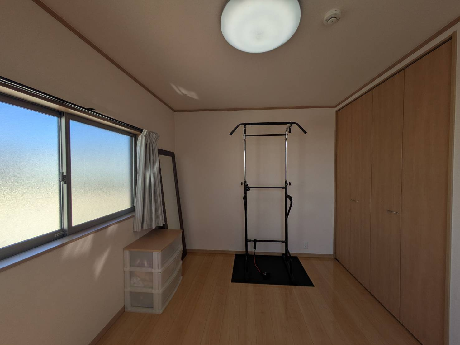 岡山市北区白石東新町　中古住宅の洋室|◆別角度からの2階西側洋室6.5畳の様子です。