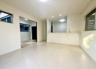 中央区小山２丁目　中古戸建の居間・リビング