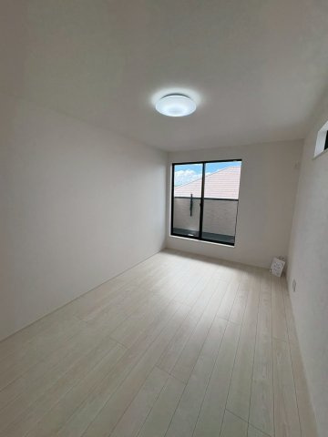 うるま市与那城82　3区画B号棟　新築戸建ての洋室|イメージ写真です。